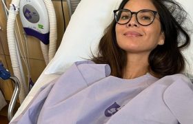 「X战警」女星奥莉薇亚穆恩勇敢抗癌,分享乳癌经历鼓励更多人缩略图 「X战警」女星奥莉薇亚穆恩勇敢抗癌,分享乳癌经历鼓励更多人缩略图