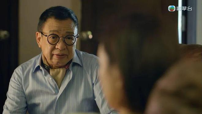 75岁老戏骨搭档35岁美女演绎黄昏恋，网友大赞：暖男典范，年龄不是问题！插图2
