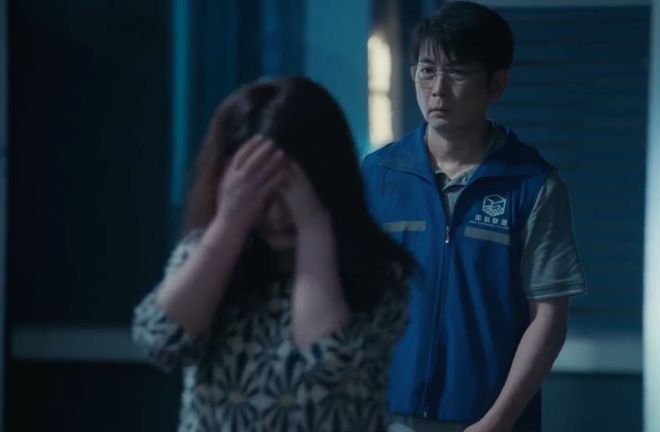 秦海璐演的妻子，丈夫失业了，她偷偷联系情敌找工作，这剧情太戳心了！插图