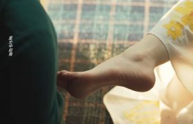 "刘亦菲的玫瑰脚戏火了，网友：跟辛芷蕾一比，差别太大了！"缩略图