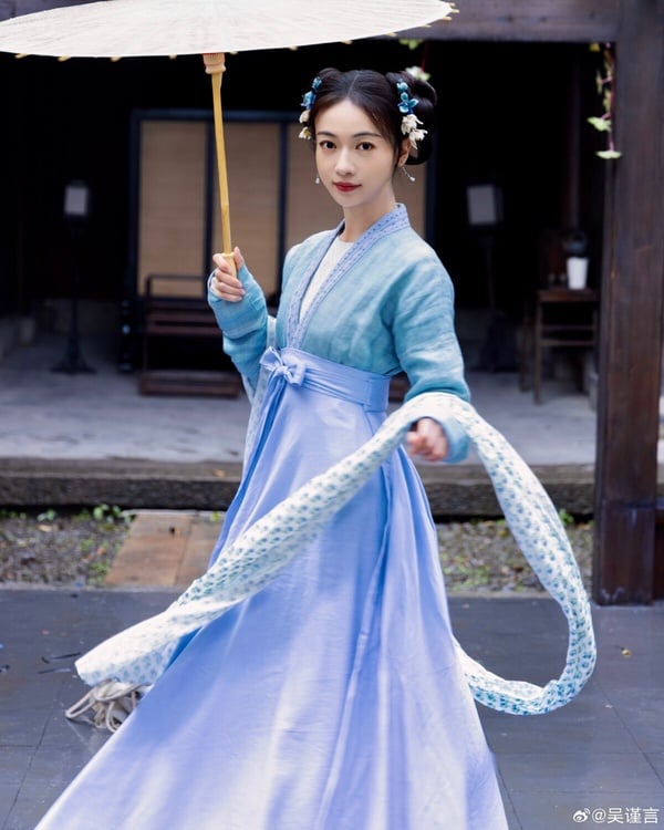古装剧里的萌妹子，双髻发型超可爱，赵丽颖和杨超越美翻了！插图2