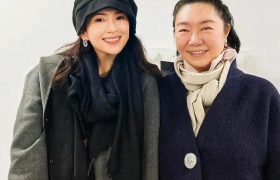 45岁章子怡素颜看张艺兴话剧，颜值回春年轻10岁超惊艳缩略图