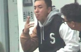 36岁释小龙,没戏拍了,看起来老了不少,中药不离手,日子早被安排得明明白白缩略图 36岁释小龙,没戏拍了,看起来老了不少,中药不离手,日子早被安排得明明白白缩略图